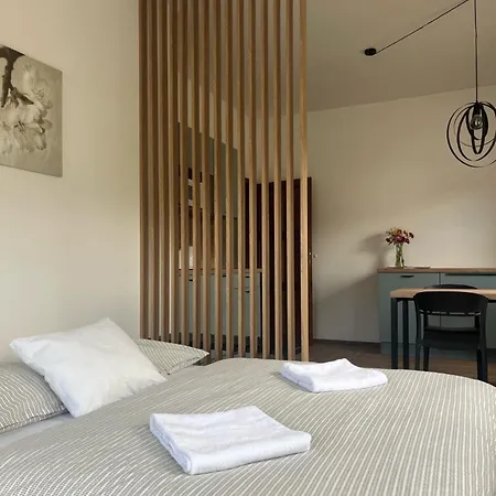 Rodinne U Stastnych Apartment