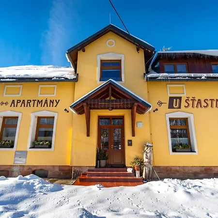 Rodinne U Stastnych Apartment *