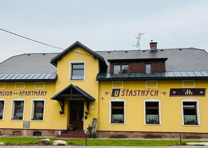 U Stastnych 公寓